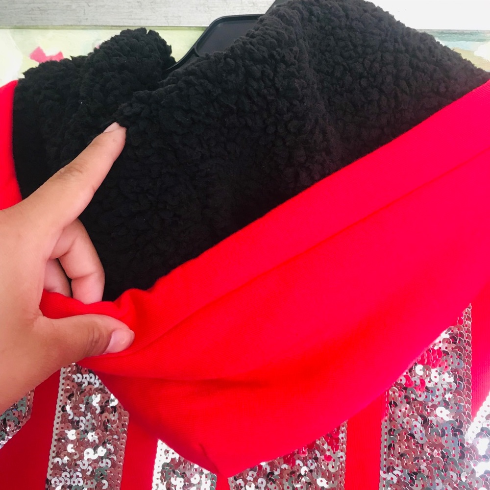 PINK VS PINK RED SWEATER🌸 - Picture 6 of 8